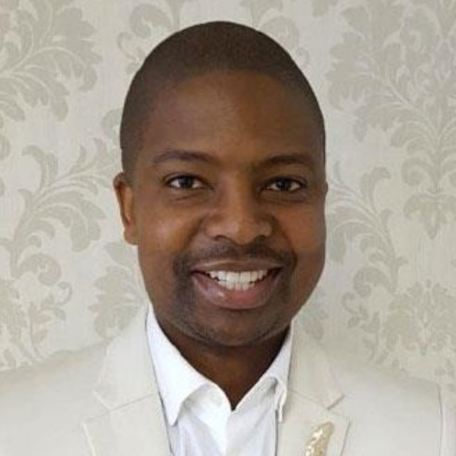 Dr Tshepo Mokwena